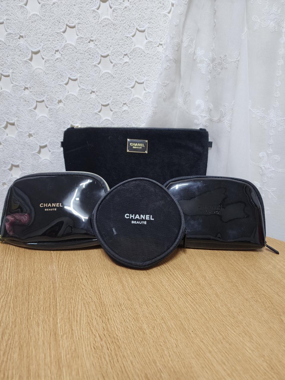 샤넬 화장품 가방 4개