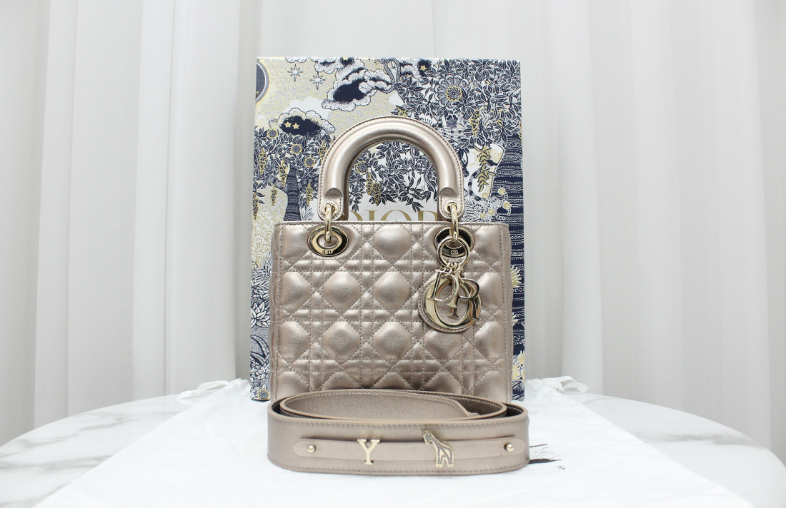 디올 레이디백 마이 ABC디올 메탈릭골드 스몰 토트&숄더백 M0538