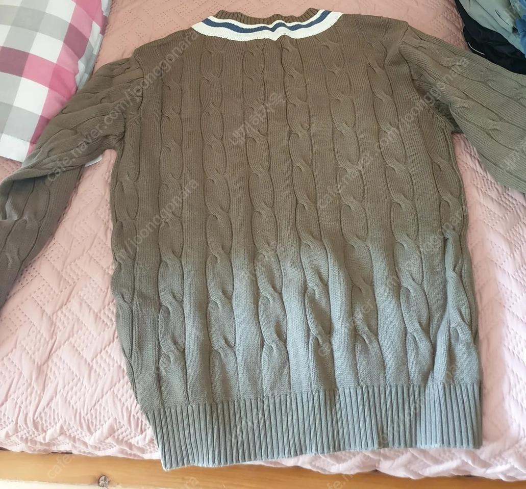 마루 브이넥 니트 스웨터 팝니다