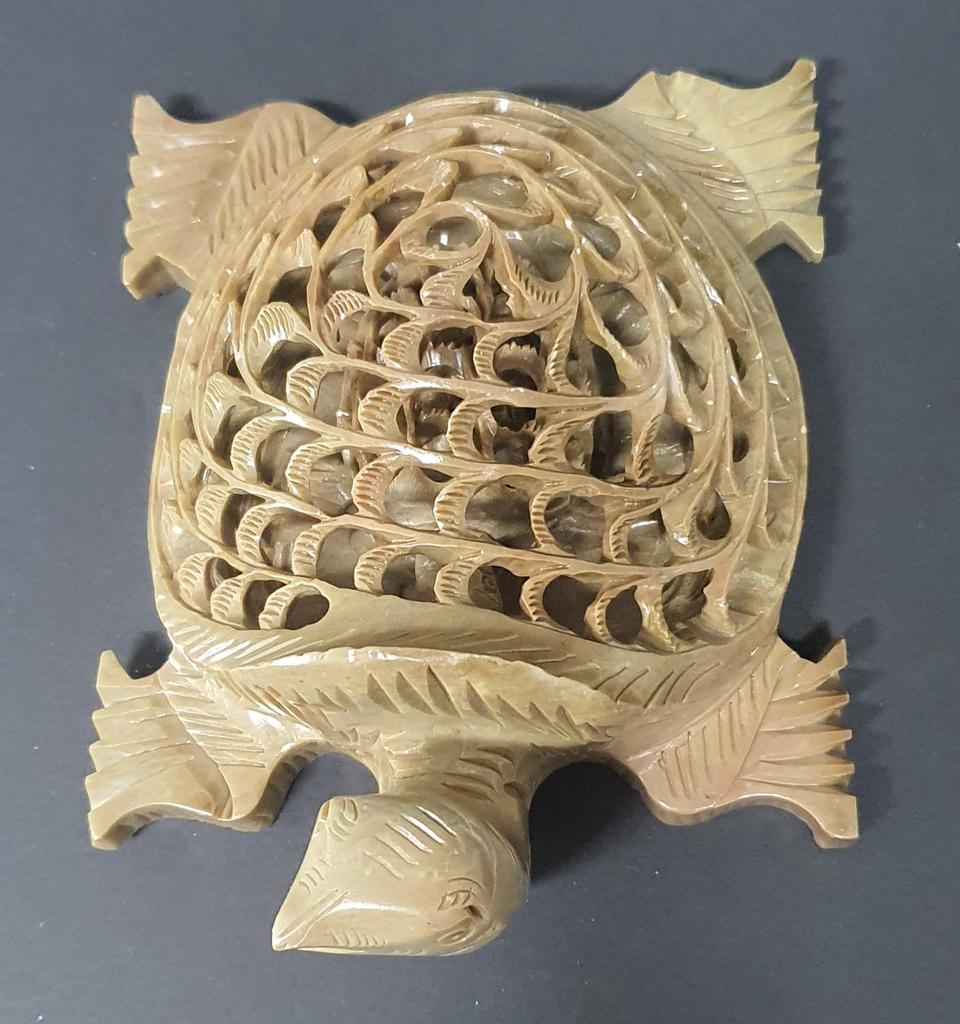 옥돌 투각 거북이