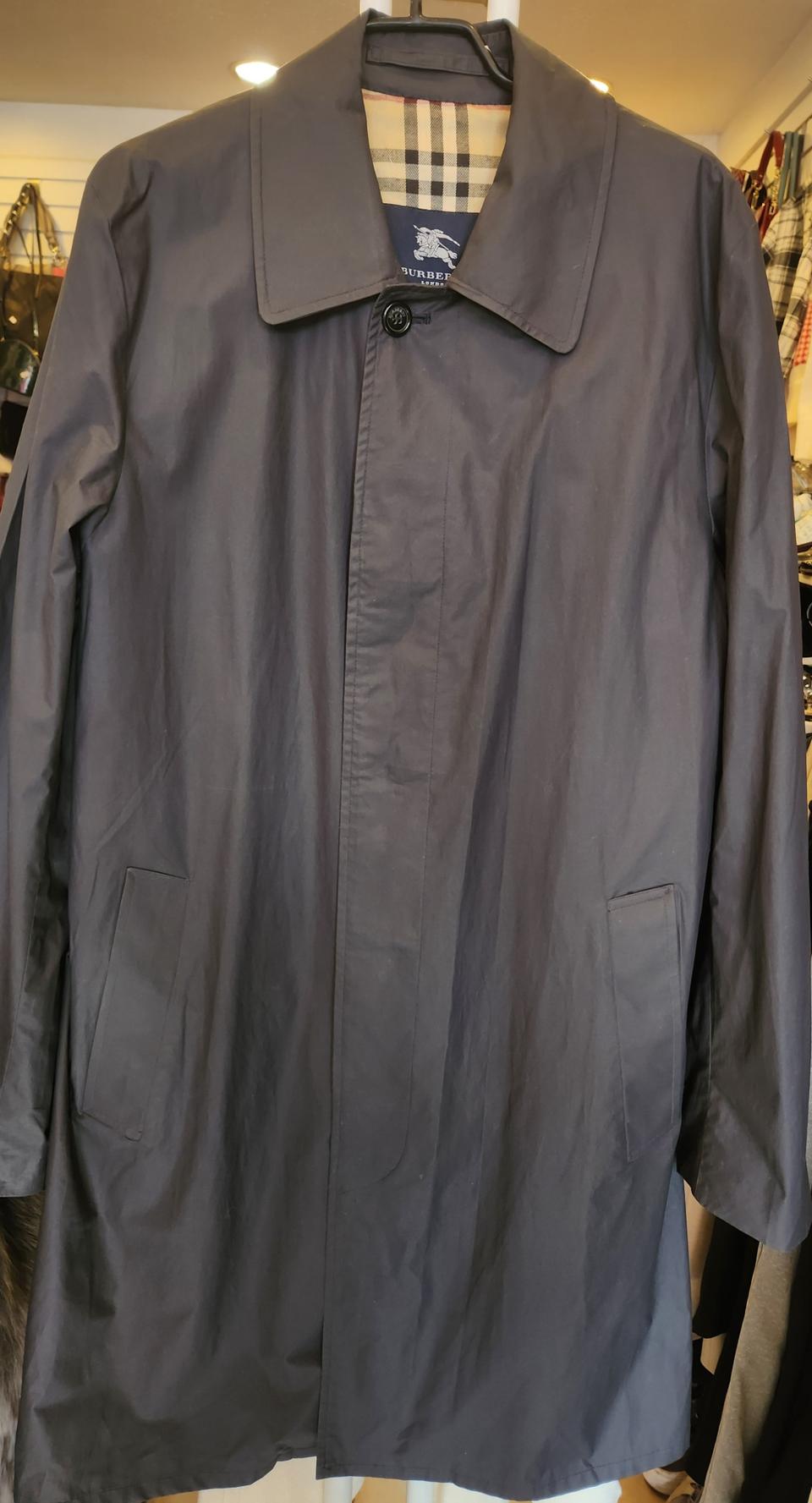 정품 버버리 래글런 코트