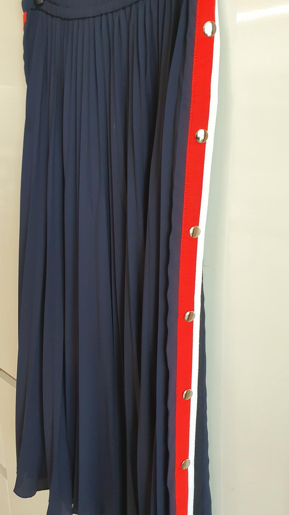 럭키슈에뜨 스커트 38사이즈(66),롱기장, 플리츠, 양 사이드 포인트