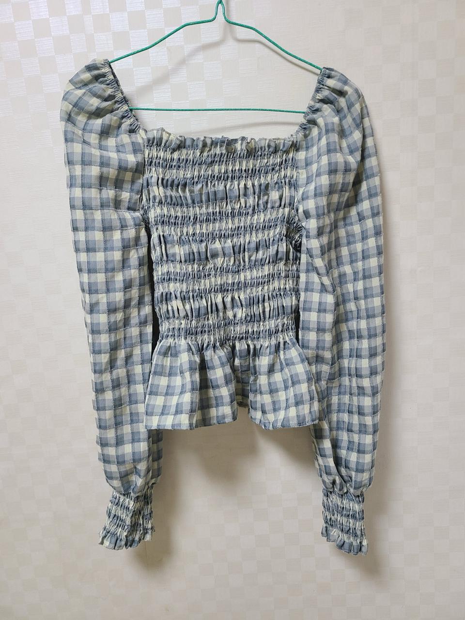 체크 셔링 긴팔 블라우스