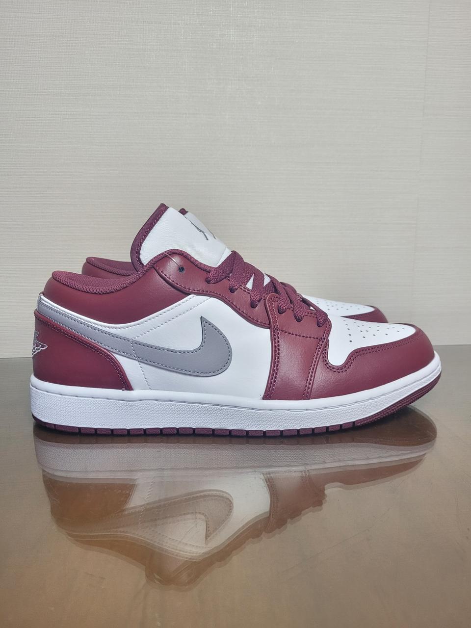 나이키 에어 조던 1 로우 체리실버