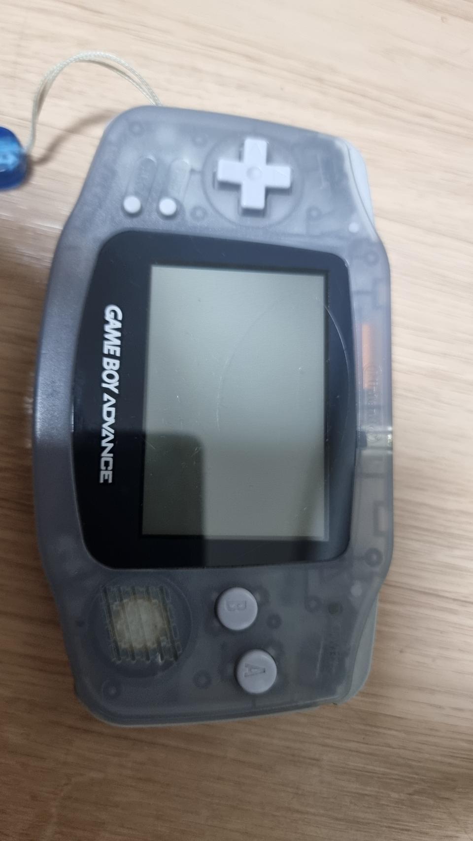 닌텐도 게임보이 어드밴스