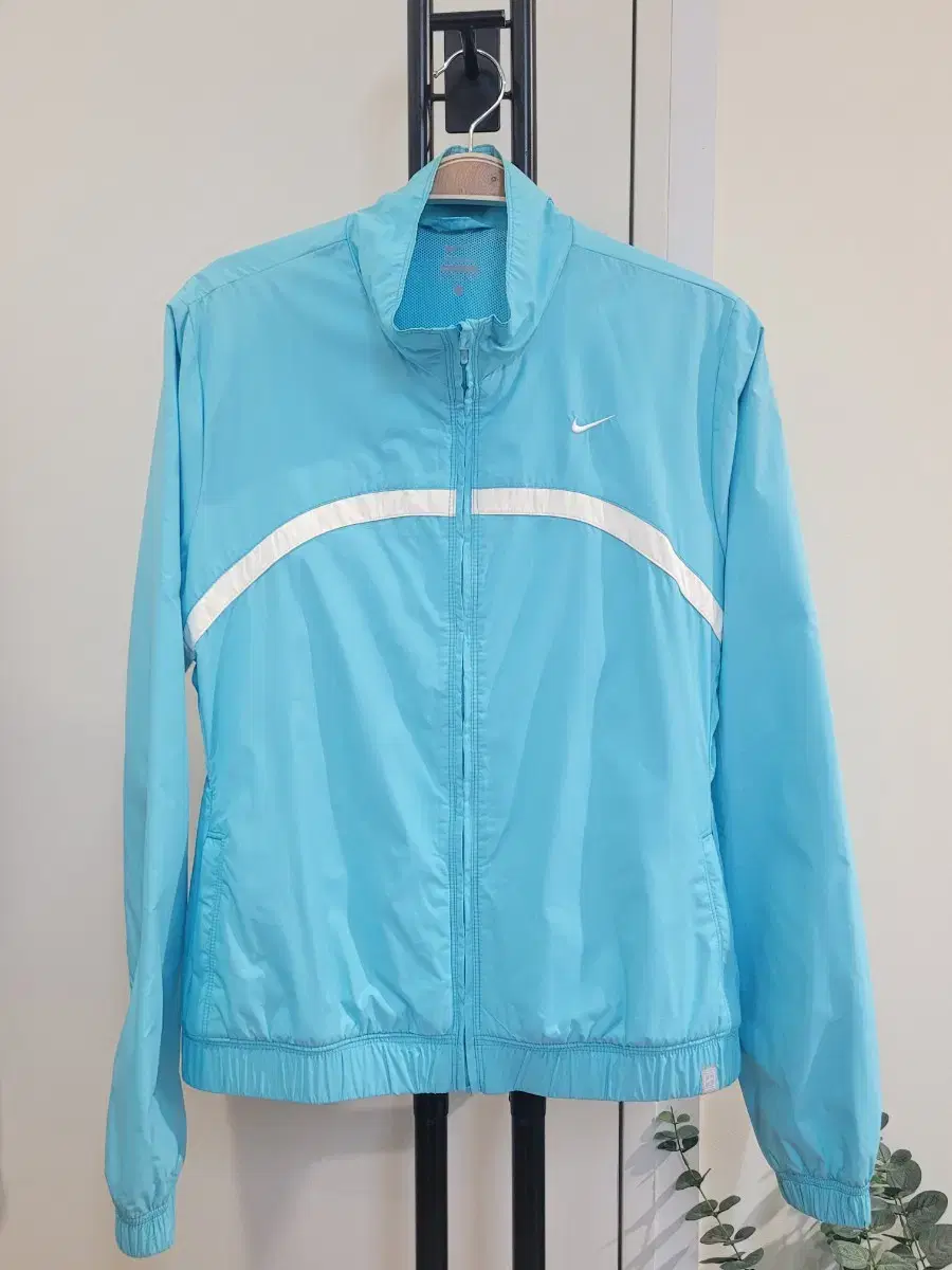 나이키 여성용 바람막이 자켓 L사이즈