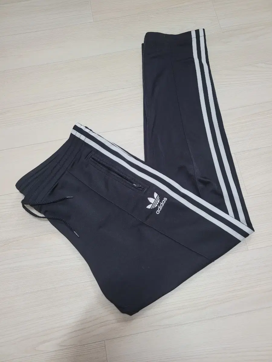 아디다스 파이어버드 트랙팬츠 트레이닝 바지 져지 남성 검흰 95