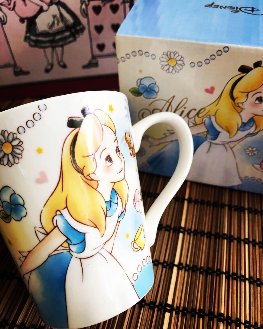 앨리스 머그컵