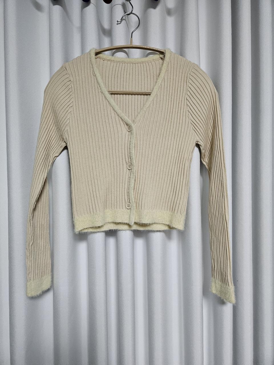 (새상품)크롭 브이넥 가디건