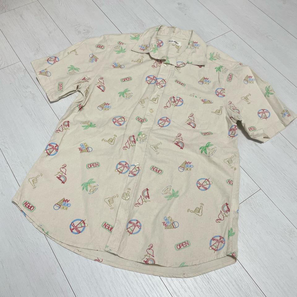 네온사인 프린팅 반팔셔츠