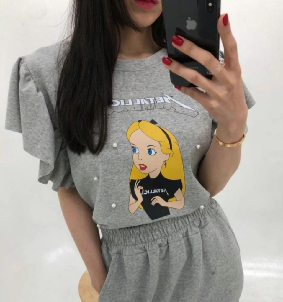 새상품 블루바나나 고퀄 앨리스 진주프릴 세미크롭 그레이 반팔티