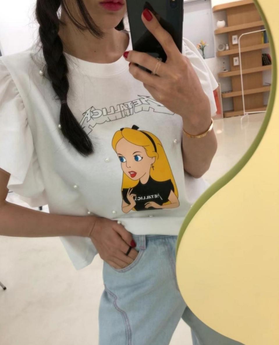 새상품 블루바나나 고퀄 앨리스 진주프릴 세미크롭 화이트 반팔티