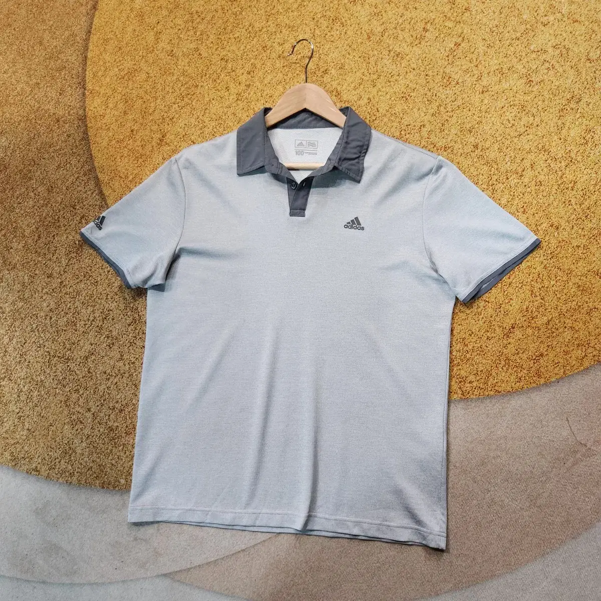 아디다스 기능성 반팔 카라티 100