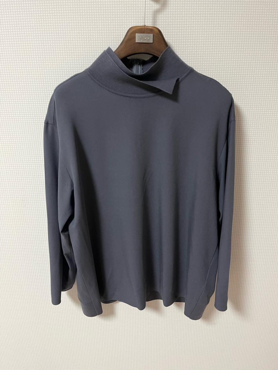 르베이지 Lycra Mock Neck Detailed Blouse-Ash