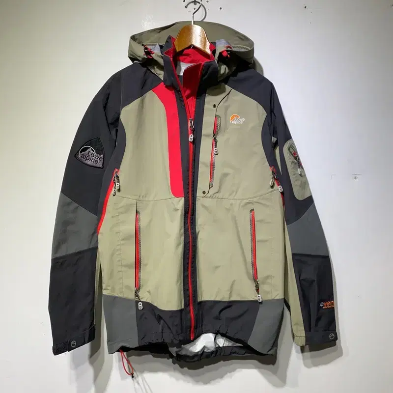 로우알파인 등산 바람막이 105 A02152