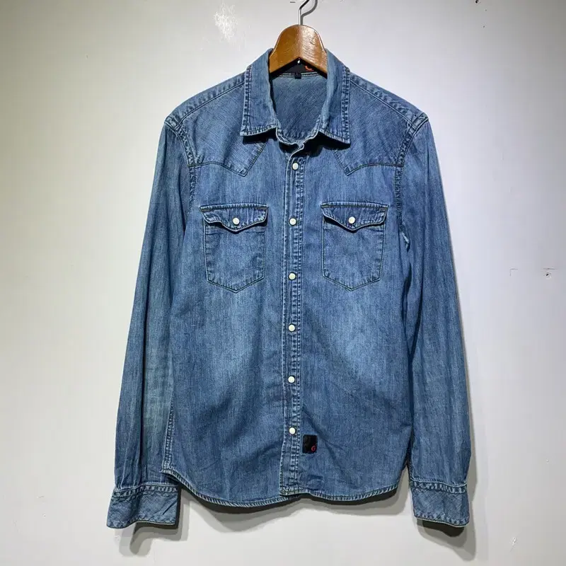 게스 청셔츠 100 A02146