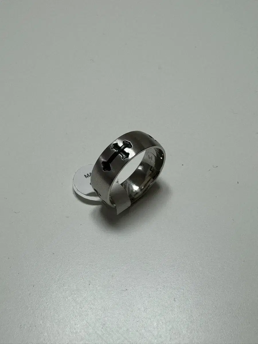 실버 둥근 블랙 십자가 포인트 써지컬 반지
