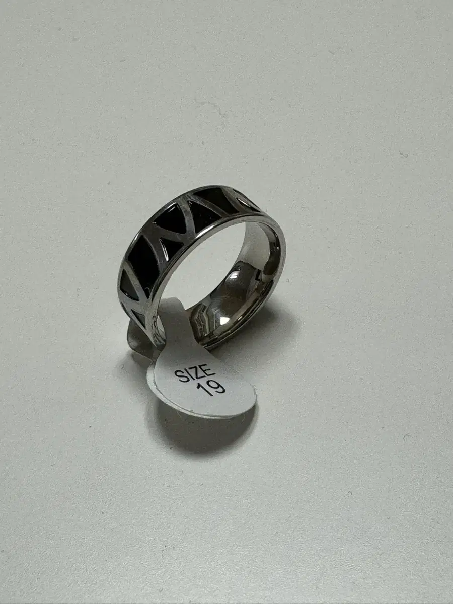 지그재그 포인트 실버 투 라인 싸지컬 반지