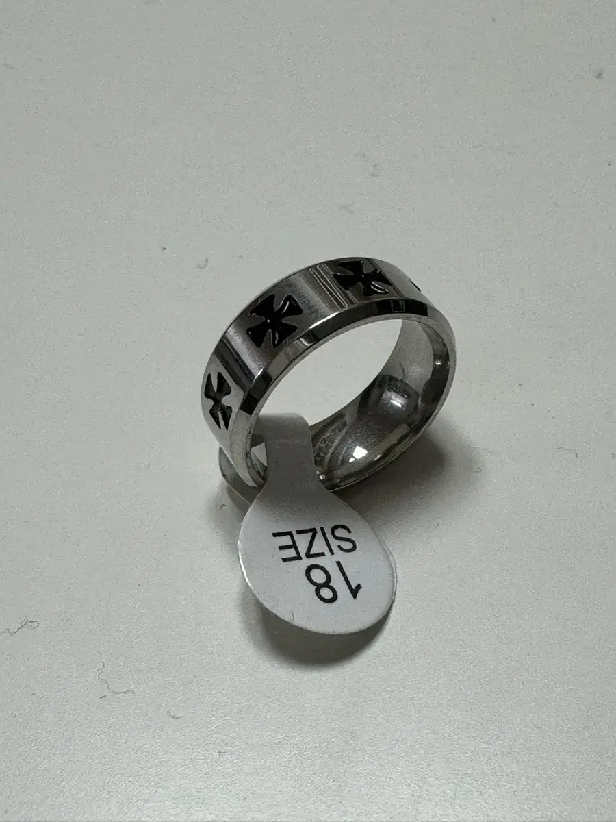 각 포인트 십자가 실버 써지컬 반지