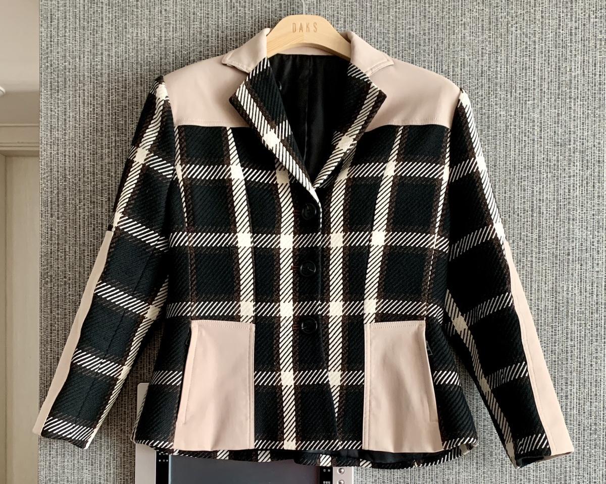 [미착용] 클래식 체크 피티드 자켓 블레이저 베이지 블랙 M사이즈 선물