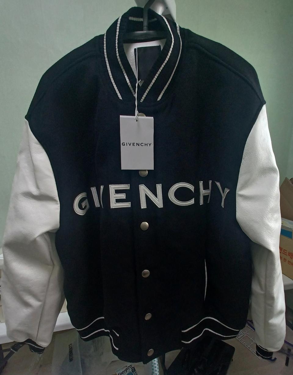 지방시 바시티 자켓