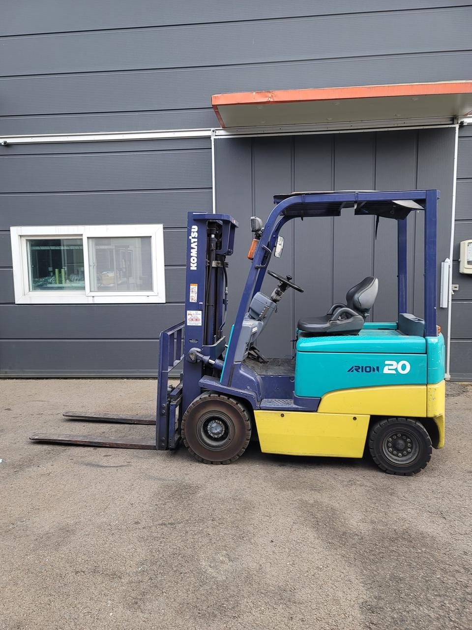 가성비 좋은 코마츠 2톤 전동지게차 특가판매