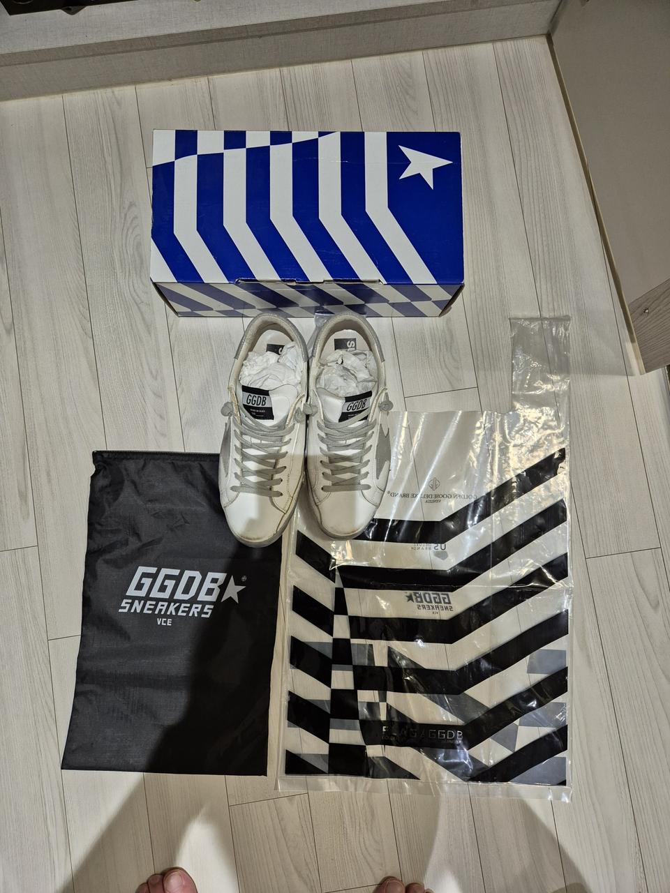 골든구스 판매합니다.