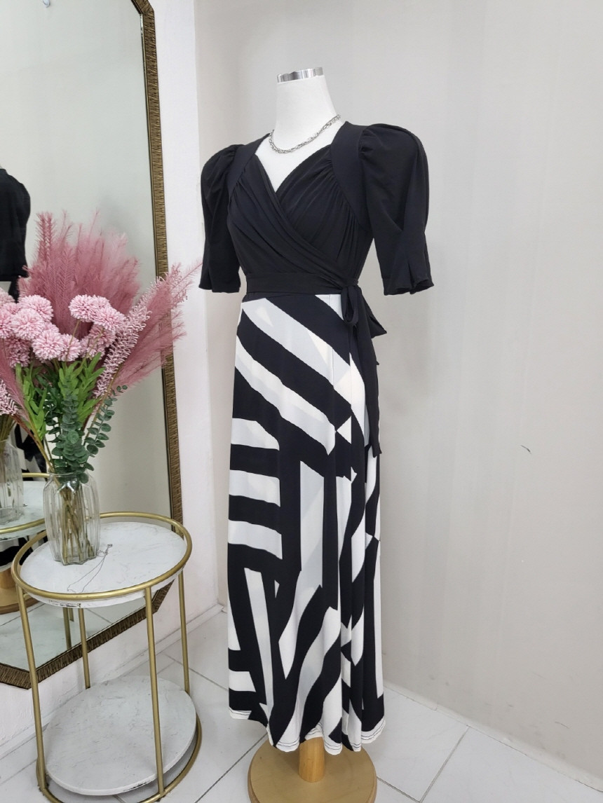 오각 셔링 핀탁소매 사선 패턴 프린트 A라인 플레어 랩 원피스