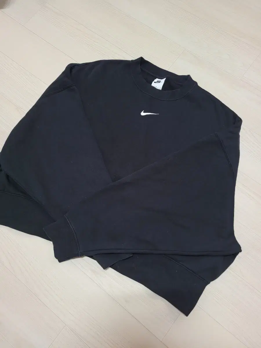 나이키 NSW 에센셜 맨투맨 우먼스 L 90