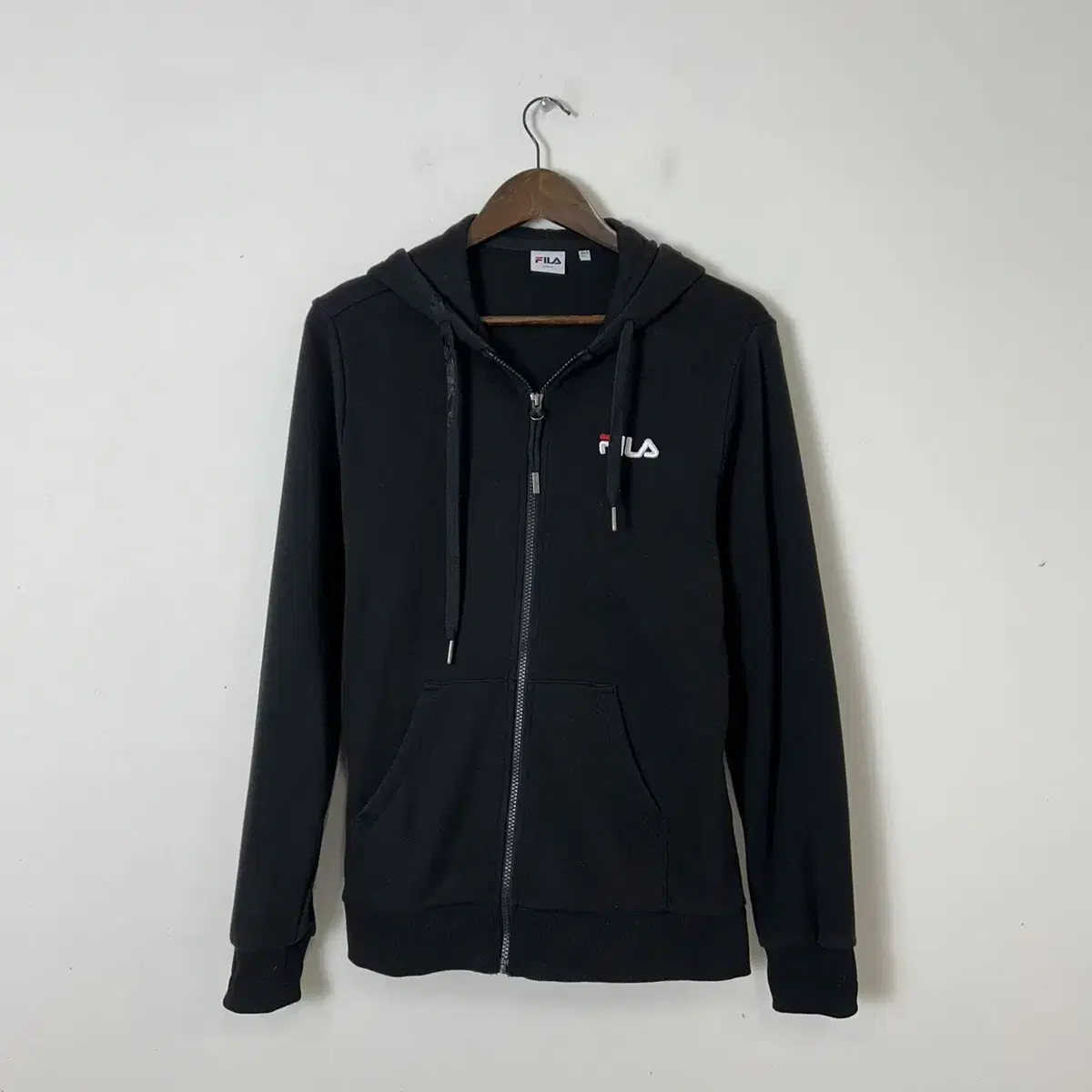 필라 자수 후드집업 95 급처합니다