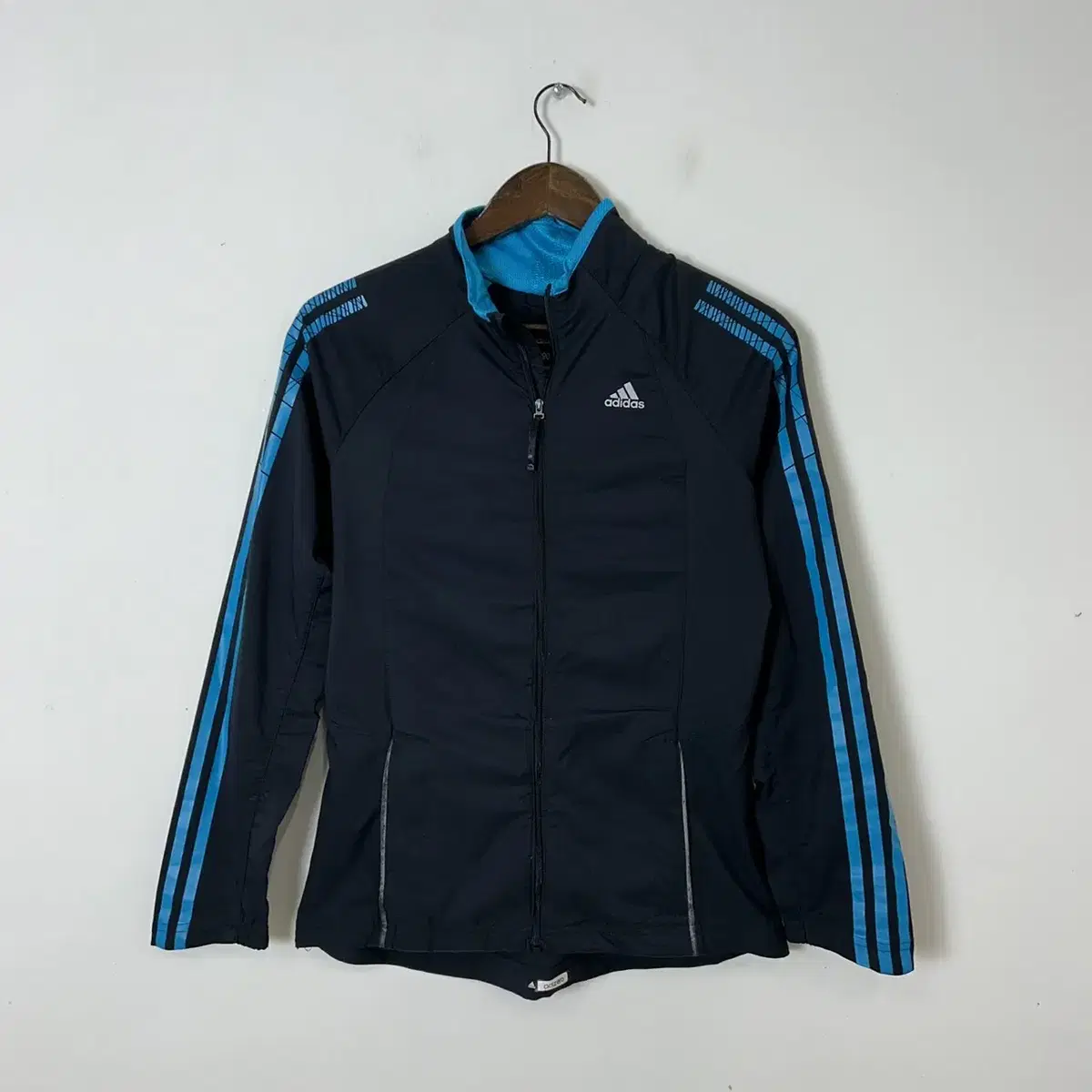 아디다스 여자 바람막이 90 급처합니다