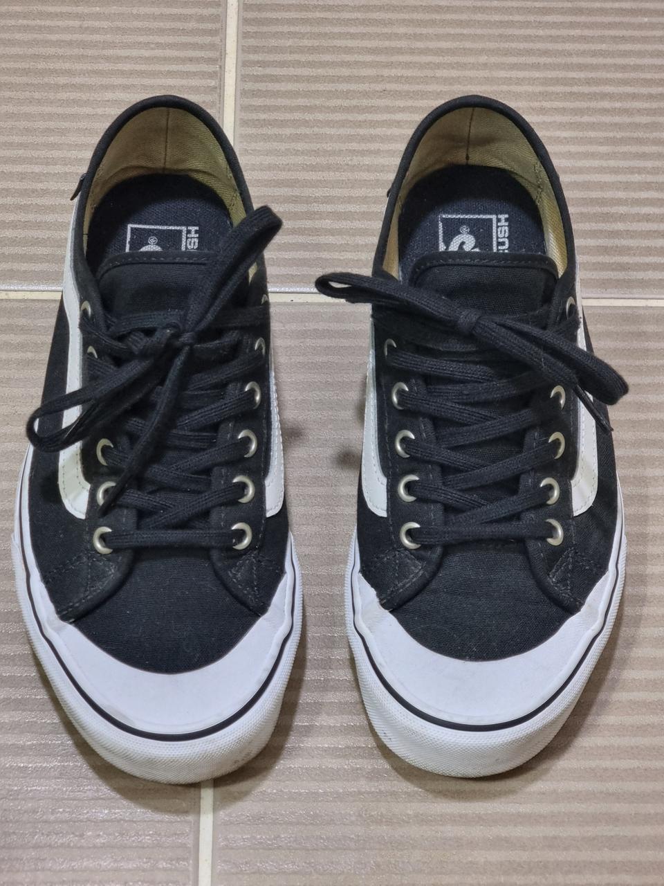 반스 울트라쿠쉬 운동화 화이트 엔 블랙 265