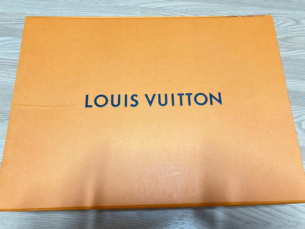 정품) 루이비통 에튀 보야주 mm. 풀박