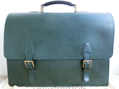 루이비통 타이가 타켄트 브리프 케이스 서류가방