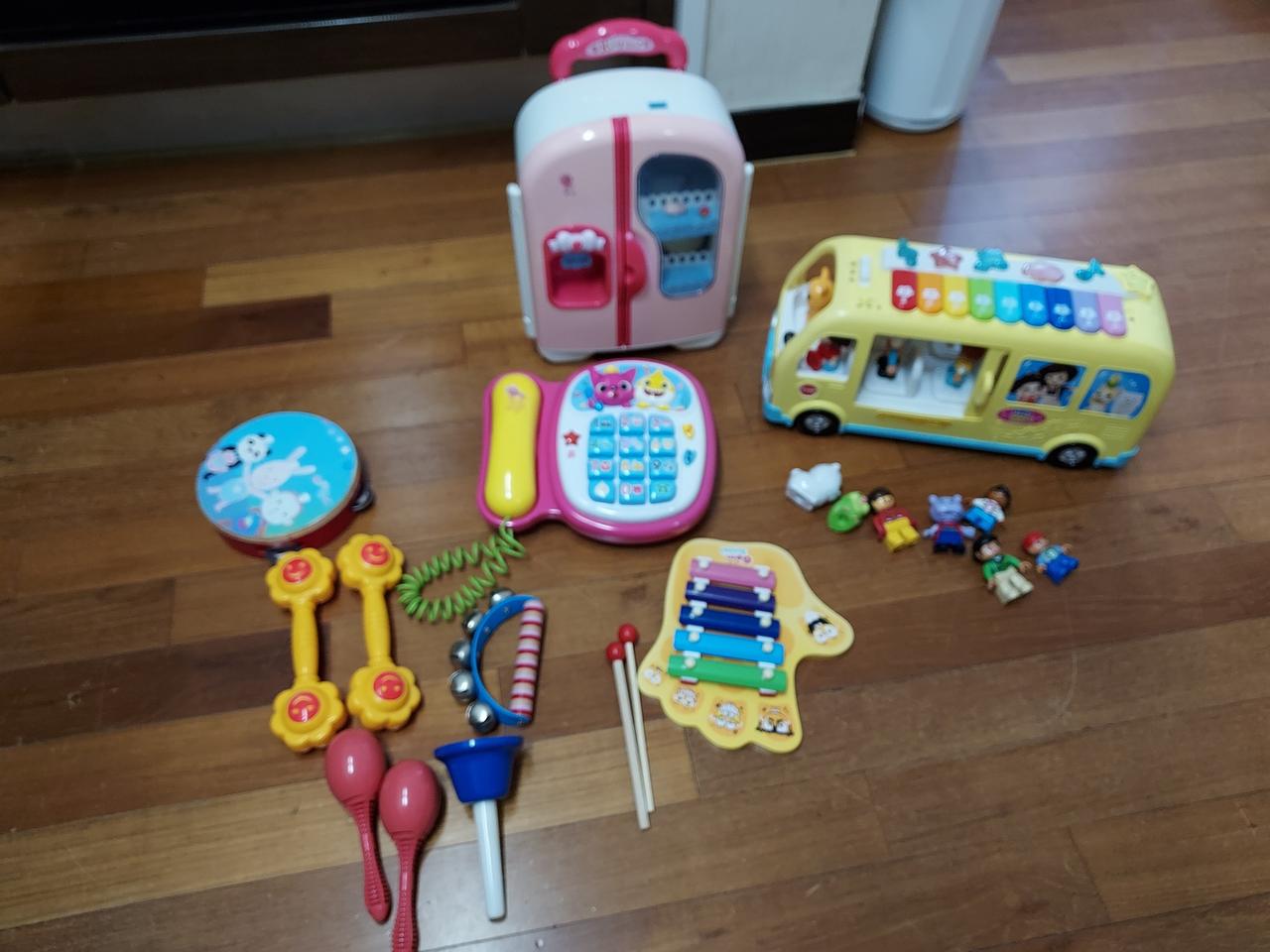 장난감들전부 18000원