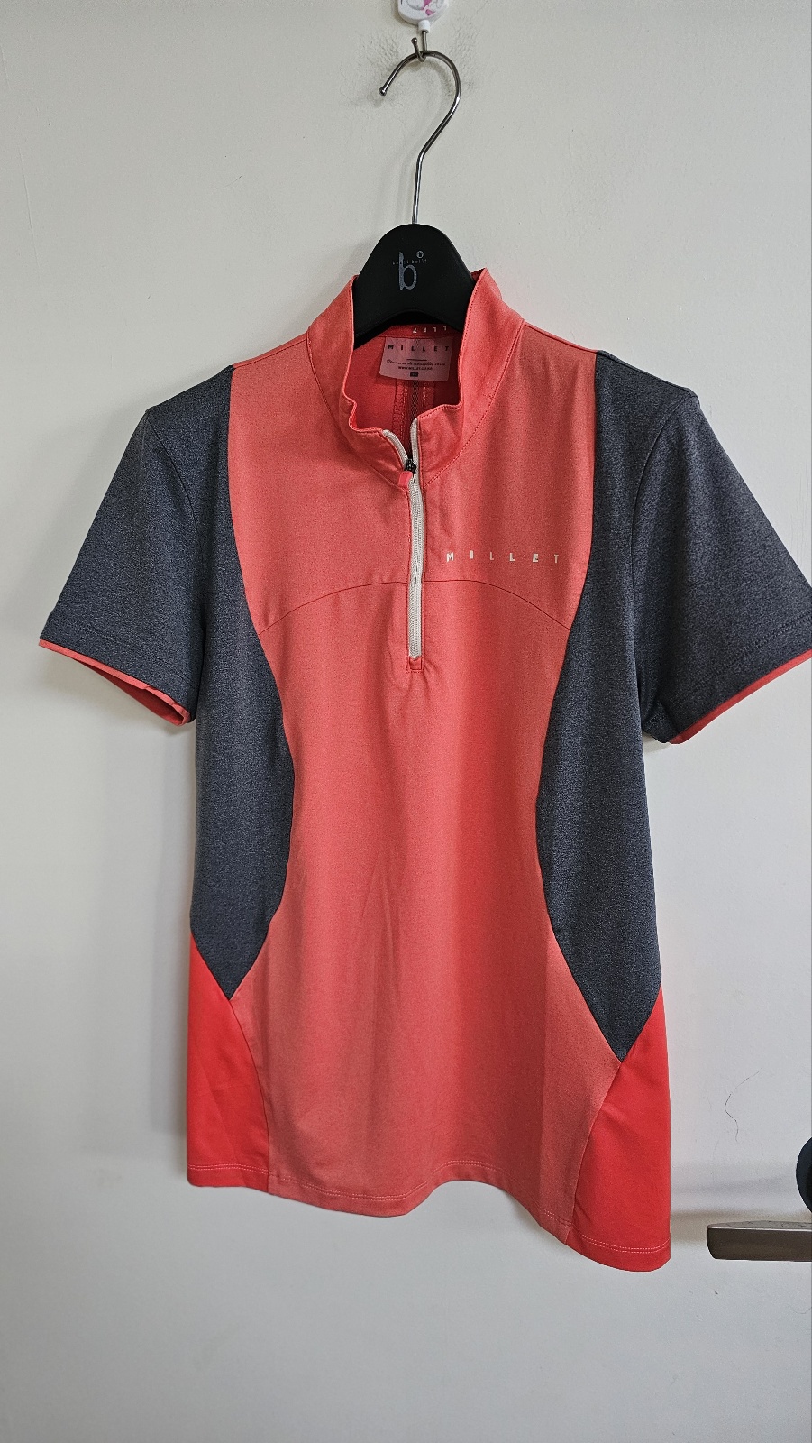 밀레 아웃도어 반집업 반팔 h128