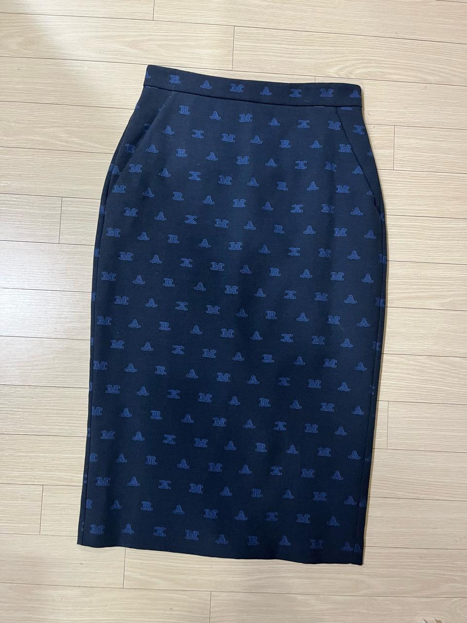 55반 새상품 정품 막스마라 편한 M로고 자가드 미디 스커트 치마 타임