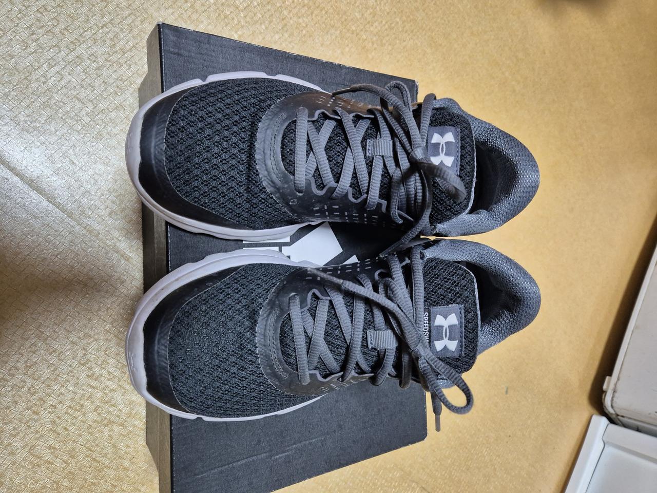 언더아머 운동화