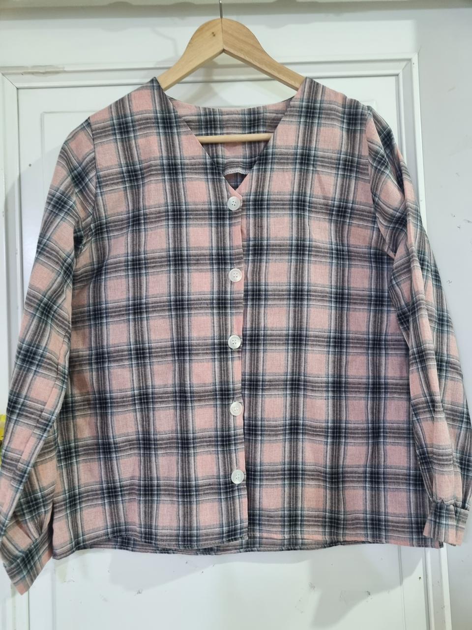 린넨 면 블라우스. 거의새거