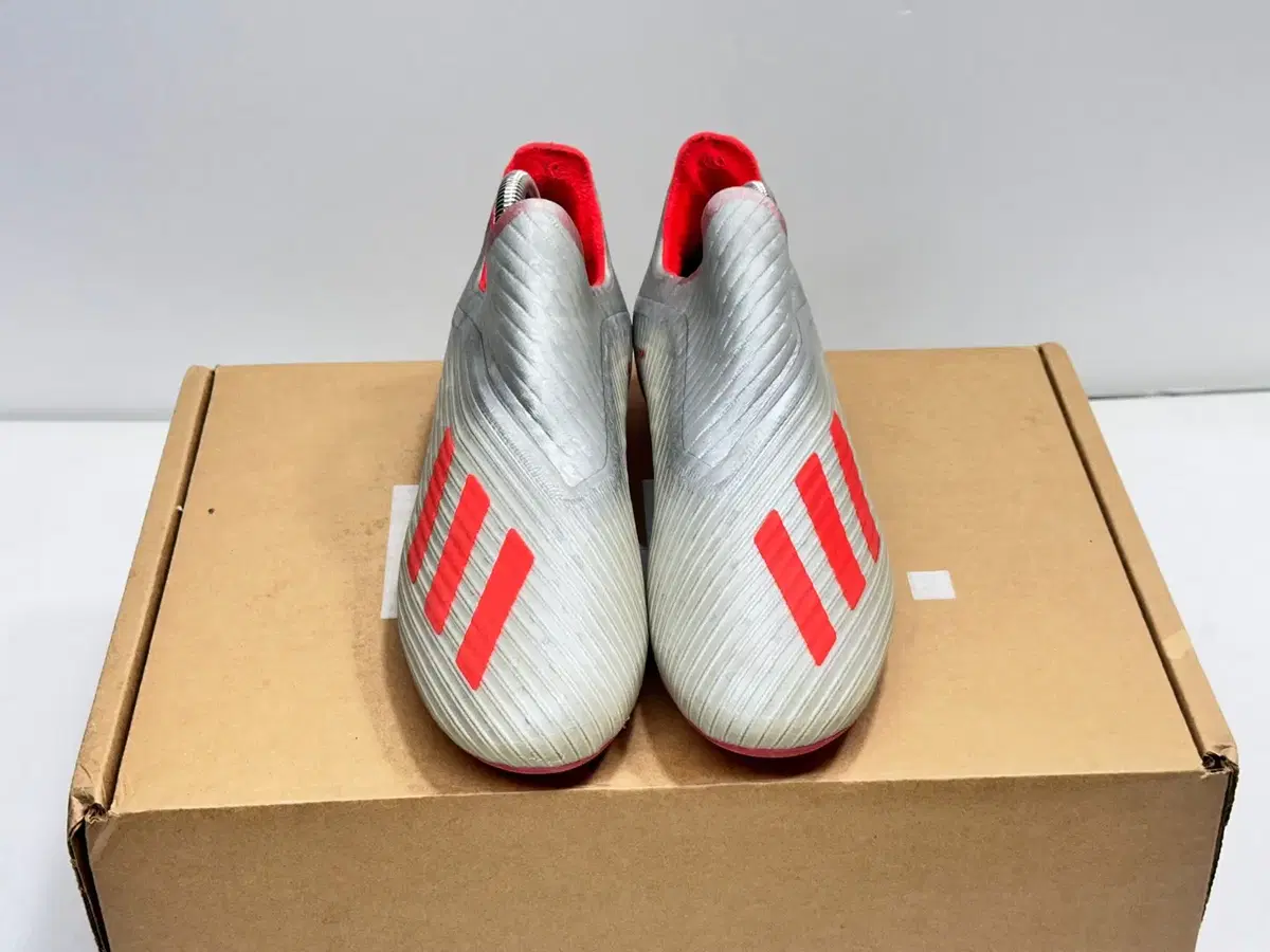 [225]아디다스 주니어 축구화 19+ FG 실버/레드