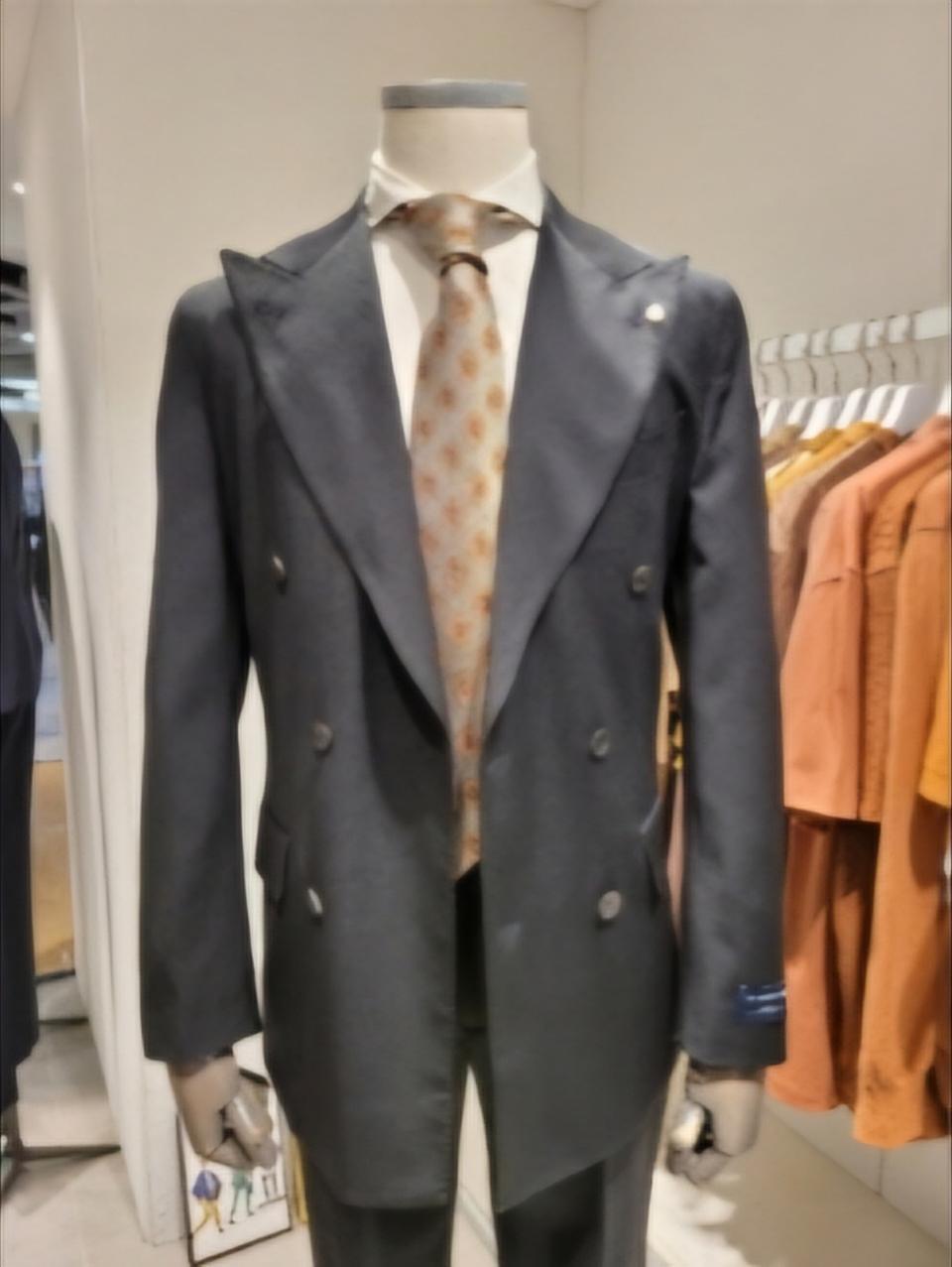 SIEG 지이크 남성 이태리 울100% 블랙 더블 브레스트 슈트