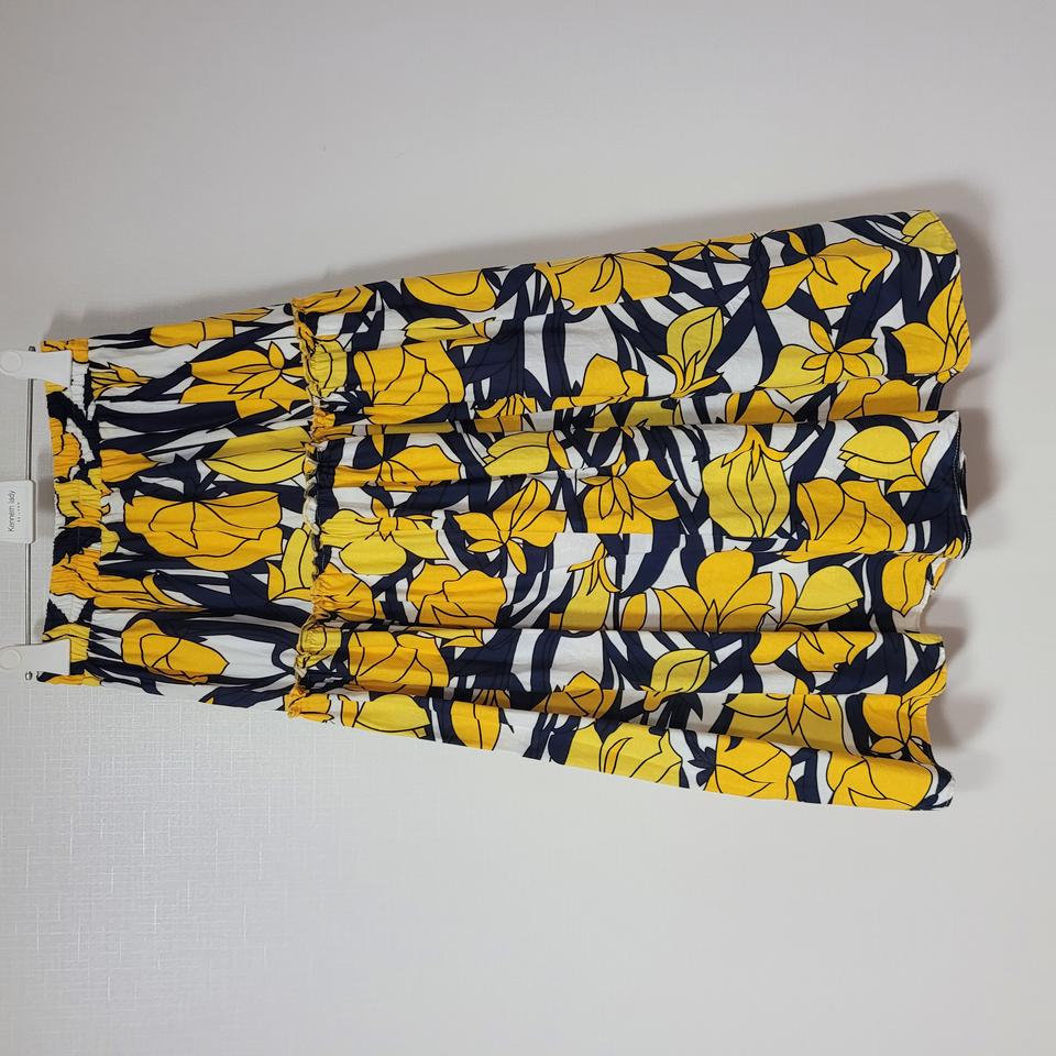 화사한 빅플라워 옐로우 큰꽃무늬 스커트