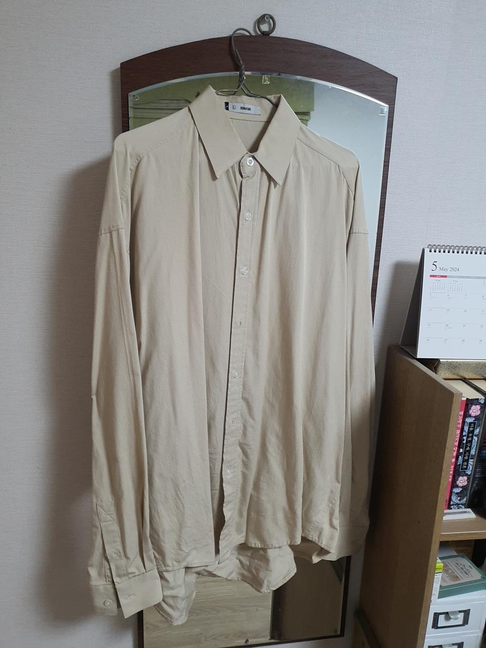 베이지색 색상 xl사이즈 택포2만원에 드려요