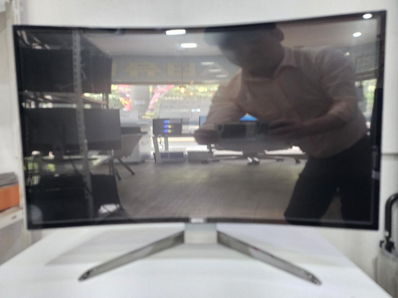 [아이티월드] 벤큐 32인치 커브드 144hz 모니터 판매