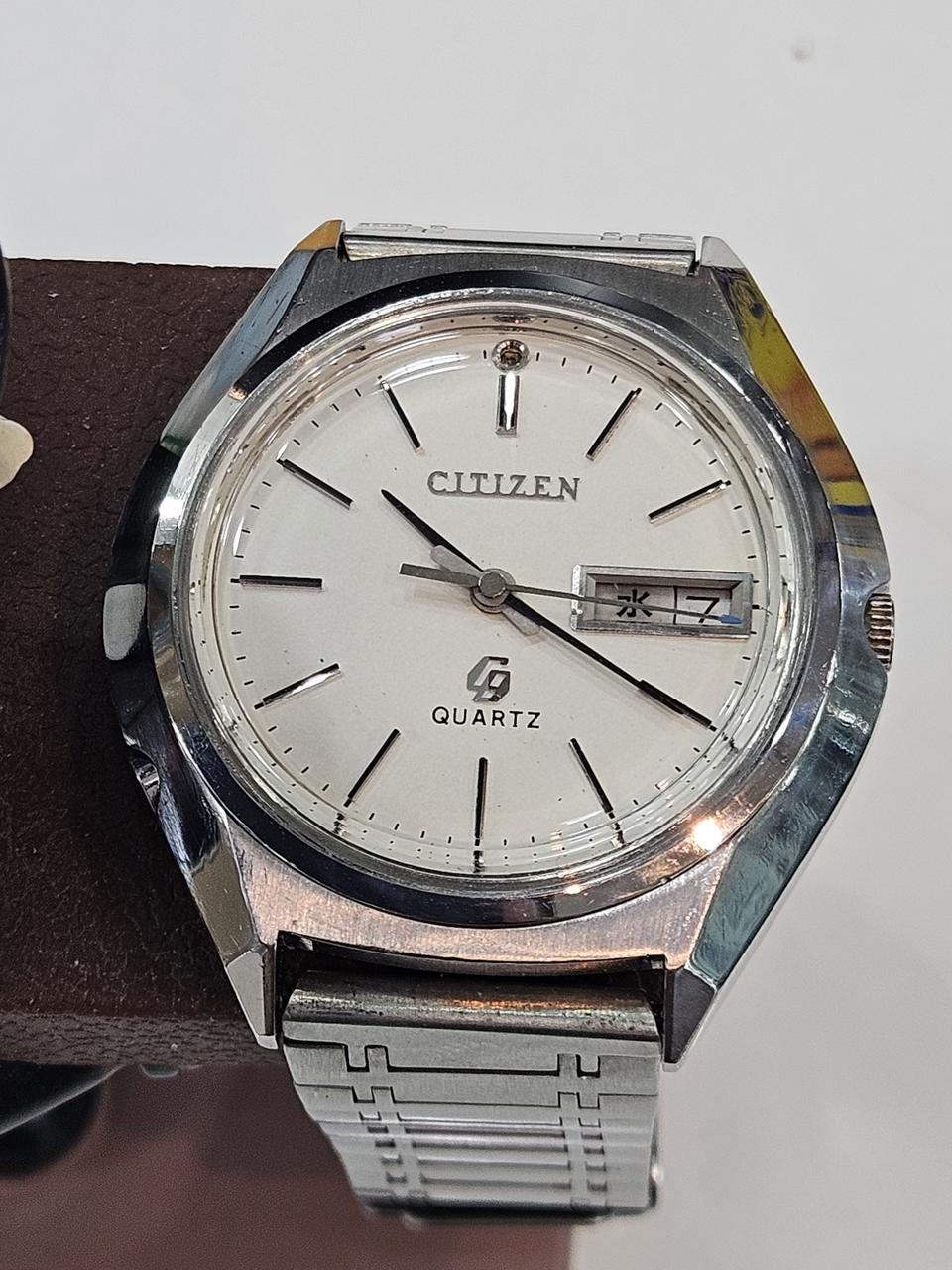 씨티즌 Crystron LED 점멸 쿼츠 시계