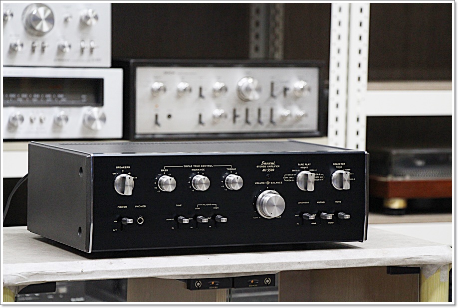 산수이(SANSUI) A급 고급형 인티앰프 모델 AU-5500