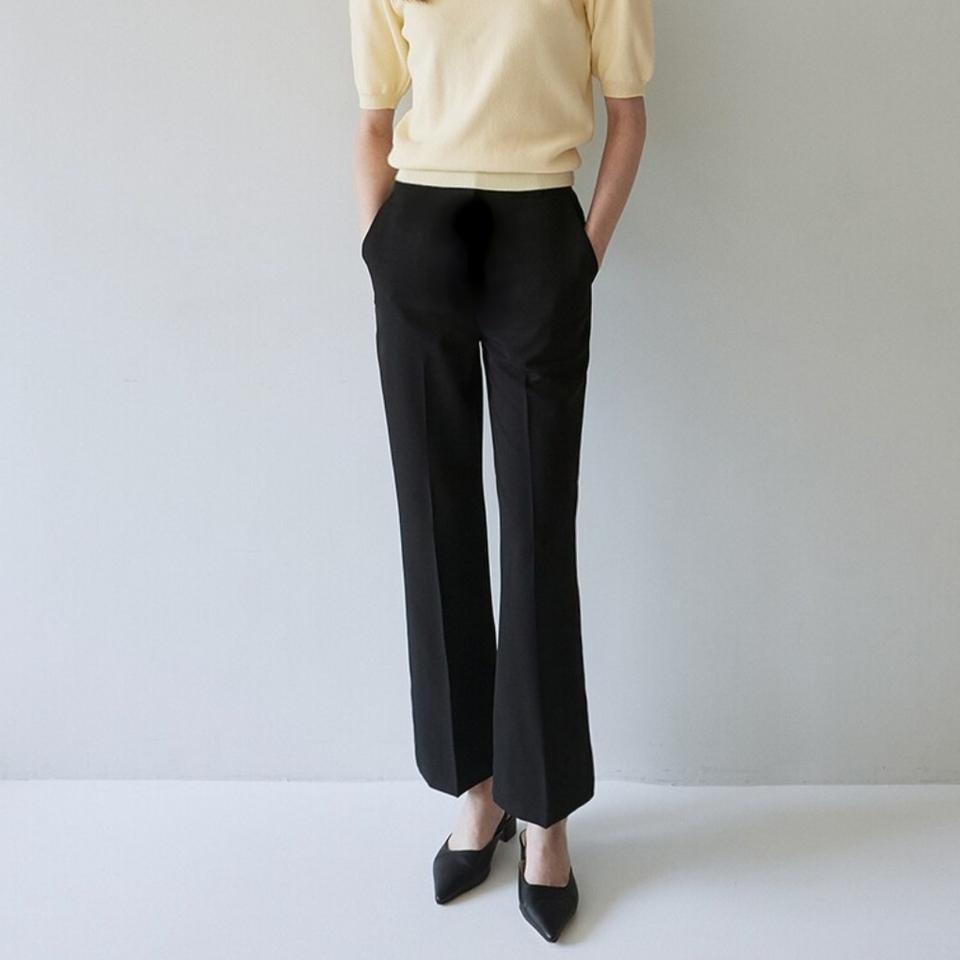 [새상품]세미 부츠컷팬츠 검정 슬랙스