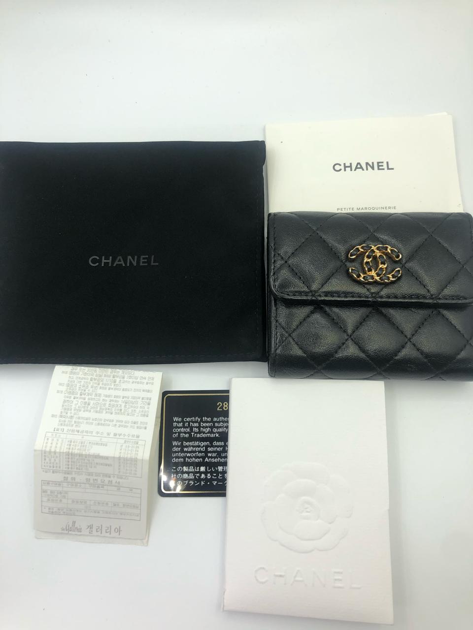 샤넬 19 지갑