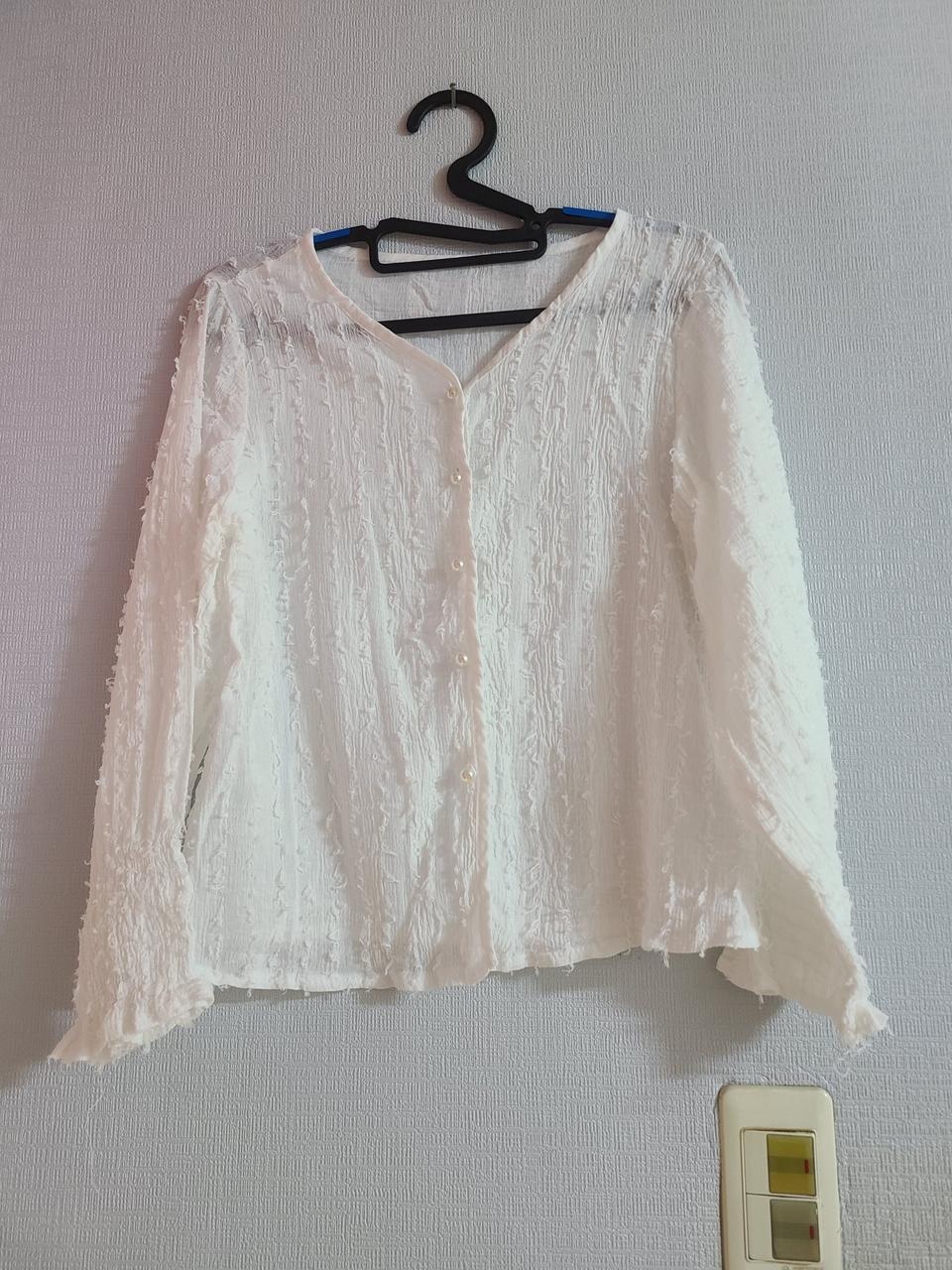 화이트 블라우스