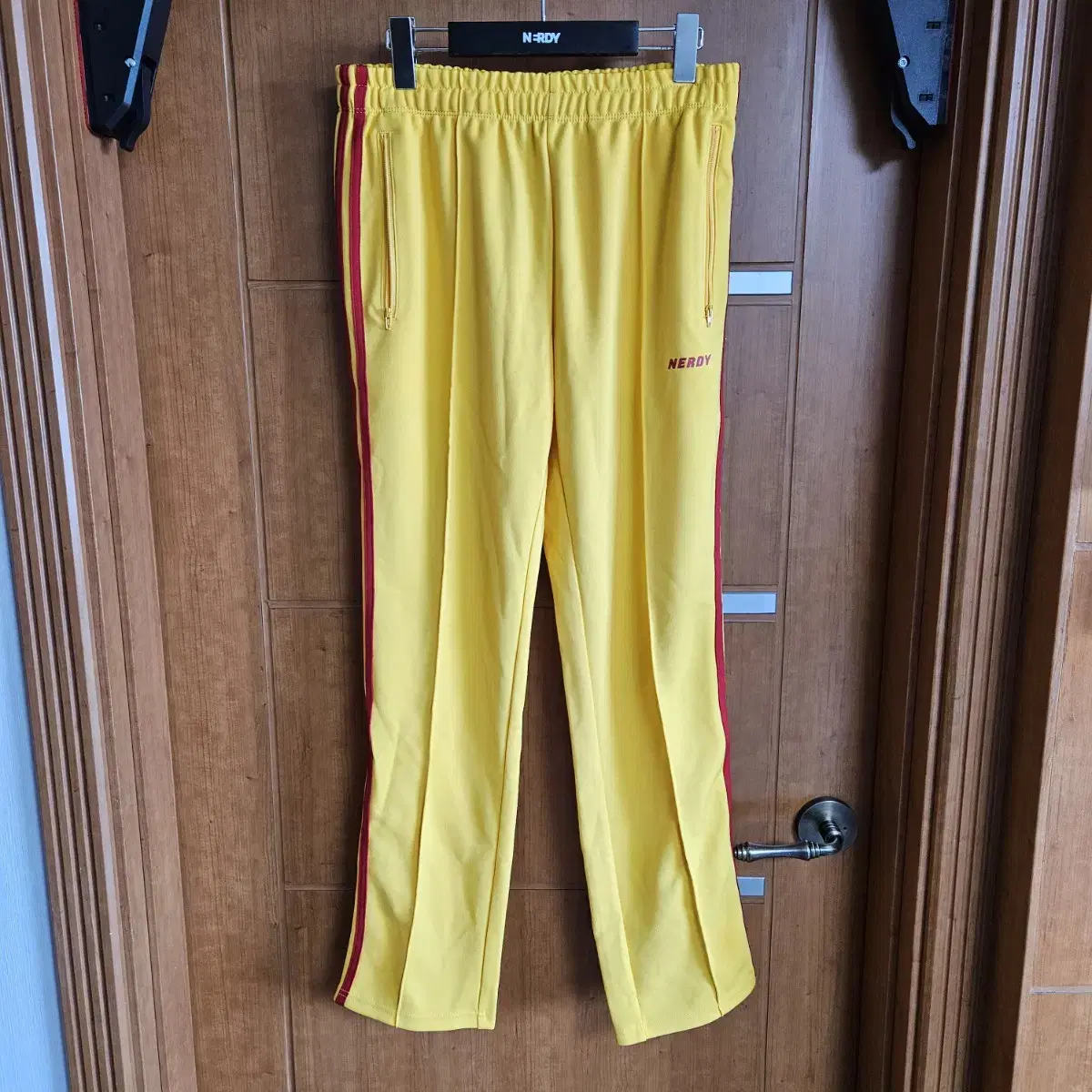 널디 트랙팬츠 레드 옐로우 M 새상품
